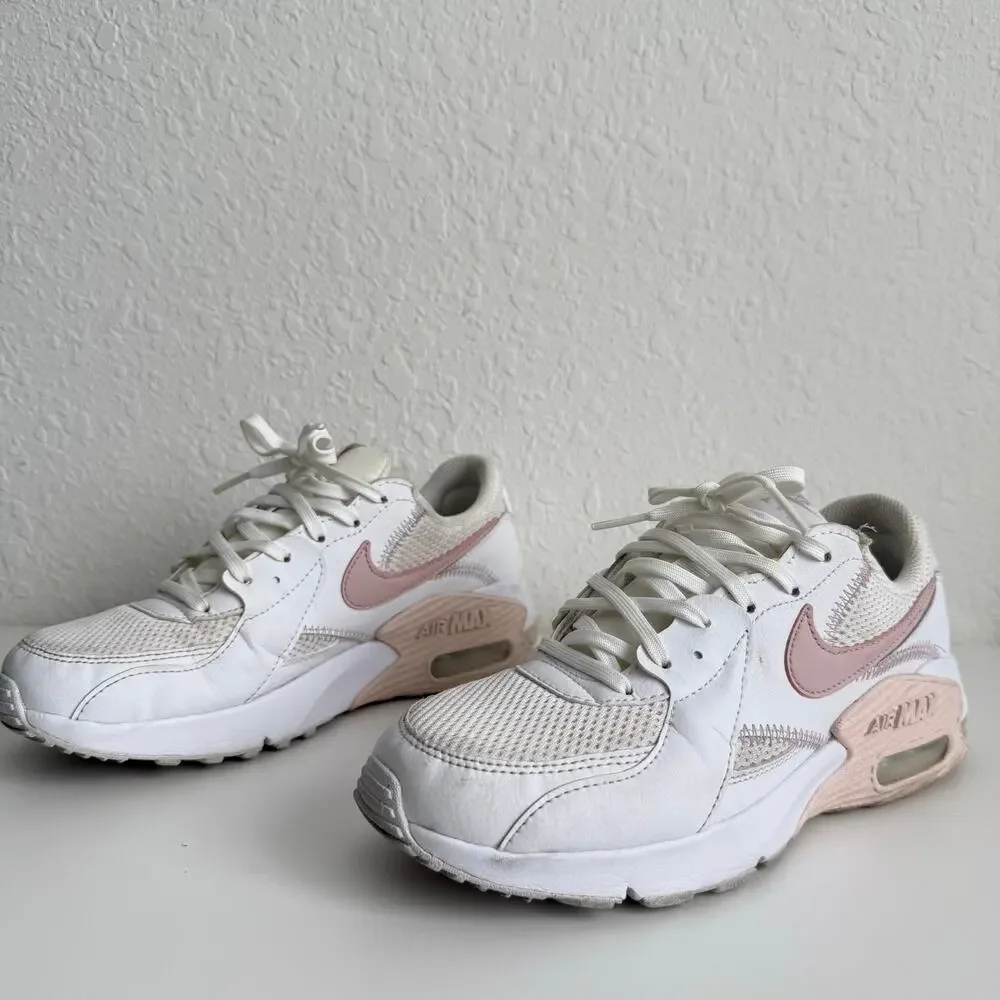 Nike White and Light Pink Air Max Women's Athletic Shoes
